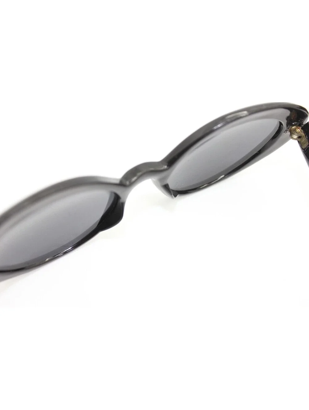 Vintage BCBGMAXAZRIA Rhinestone Cat Eye Oval Sunglasses Black Retro Case